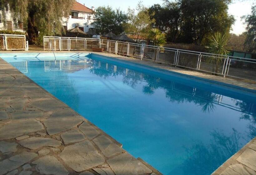 فندق صغير De Los Cesares