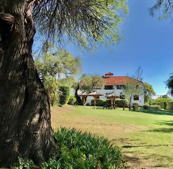 فندق صغير De Los Cesares