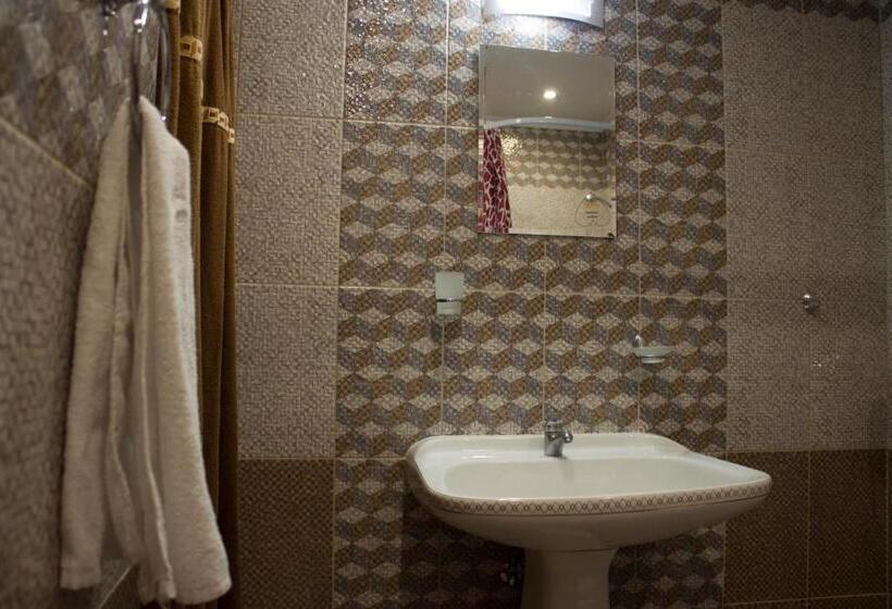 پانسیون Violeta 7 Guest House