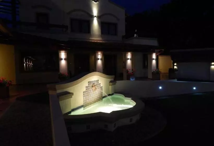 هاستل Raices Del Carolino   Suites De Altagracia
