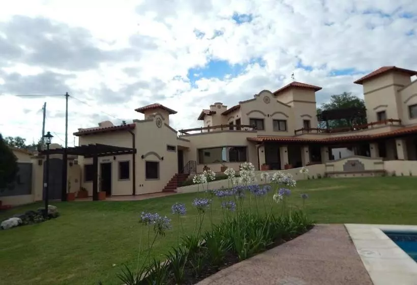 هاستل Raices Del Carolino   Suites De Altagracia