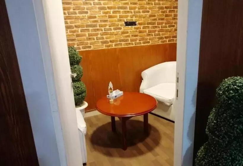 Fakhamat Al Orjoana & Suites