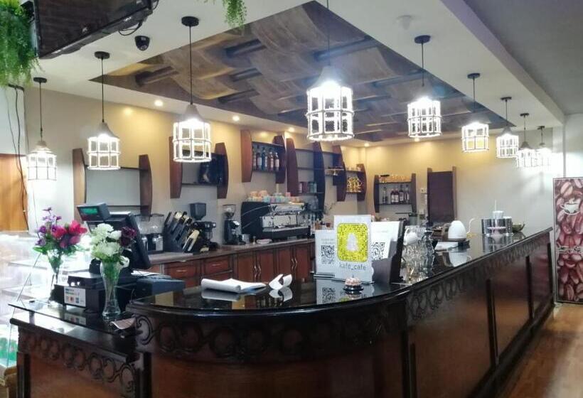 Fakhamat Al Orjoana & Suites