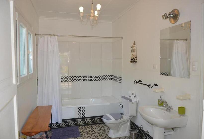 پانسیون Hostal Petit Verdot