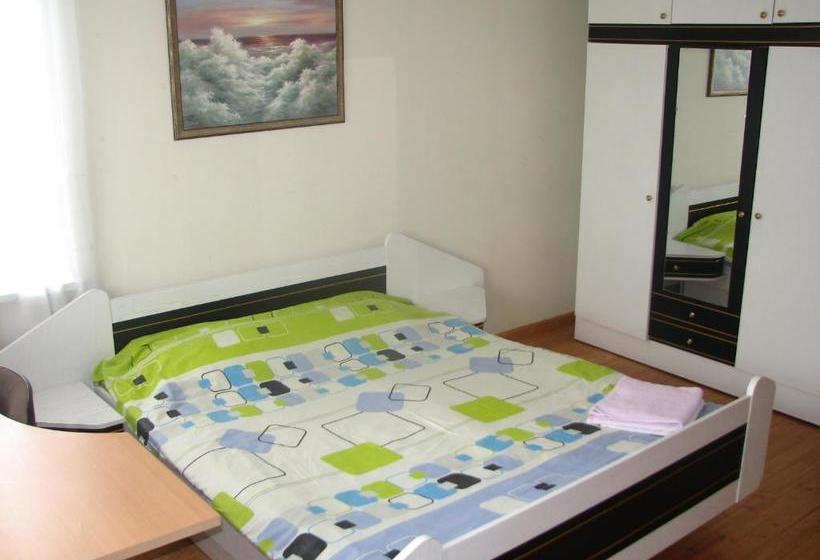 پانسیون Little Amber Apartments