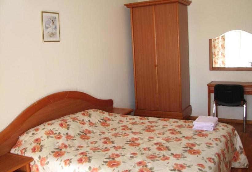 پانسیون Little Amber Apartments