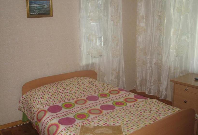 پانسیون Little Amber Apartments