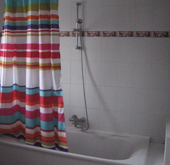 پانسیون Little Amber Apartments