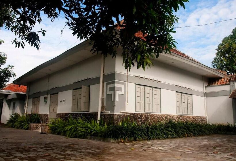 膳宿费 Ndalem Mantrigawen