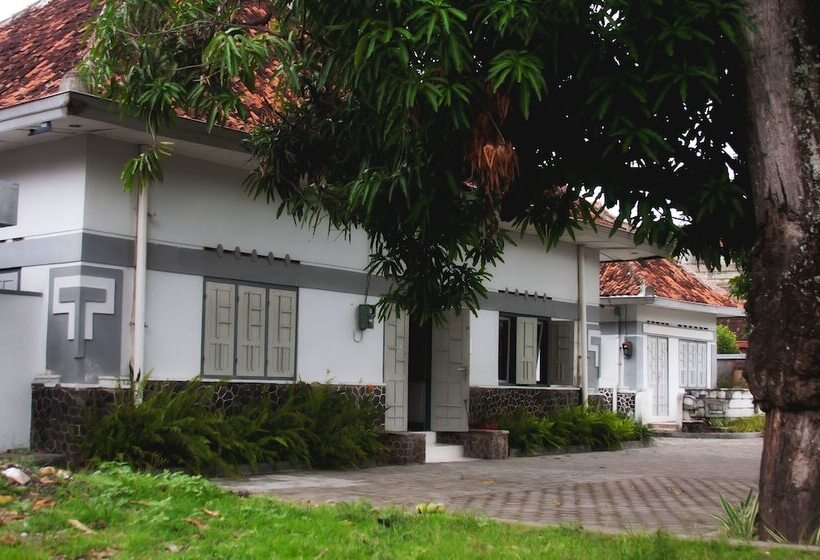 膳宿费 Ndalem Mantrigawen