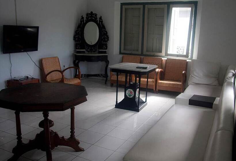 膳宿费 Ndalem Mantrigawen