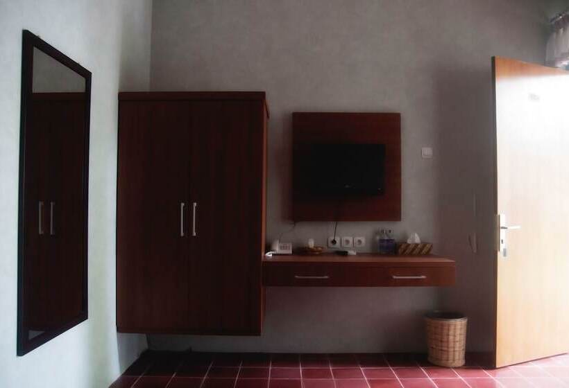 膳宿费 Ndalem Mantrigawen