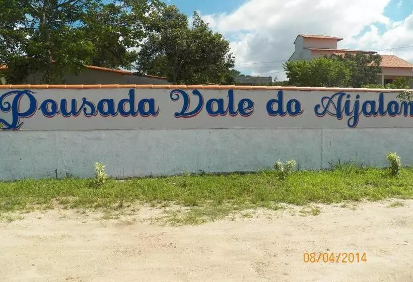 پانسیون Pousada Vale Do Aijalom