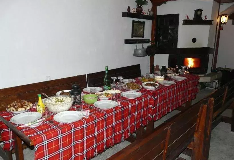 Majatalo Staroto Shkolo House   Rooms For Guests