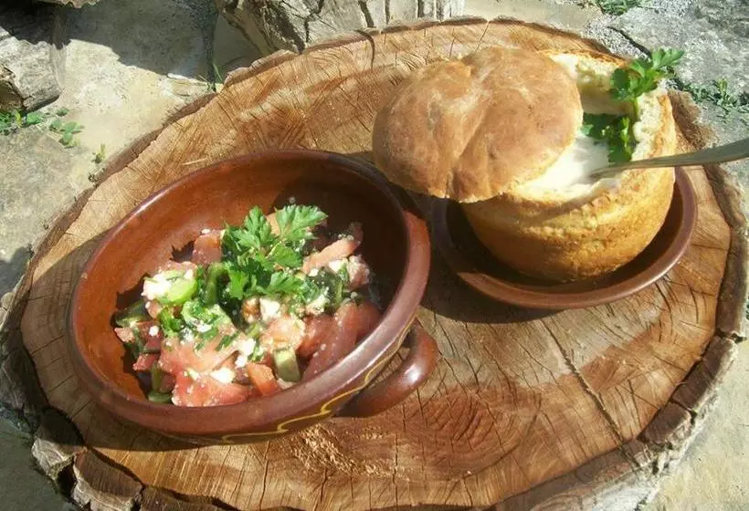 Majatalo Staroto Shkolo House   Rooms For Guests