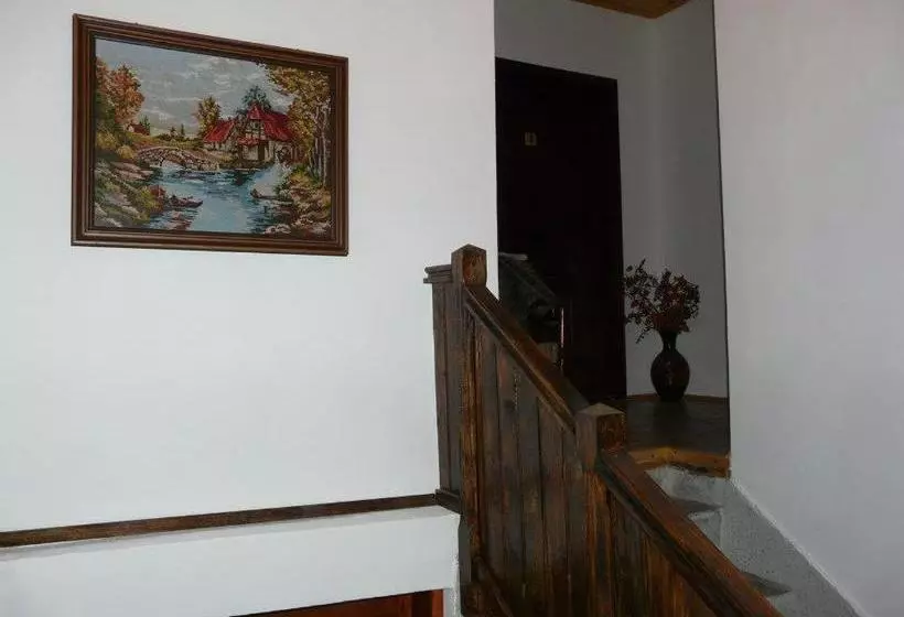 Majatalo Staroto Shkolo House   Rooms For Guests