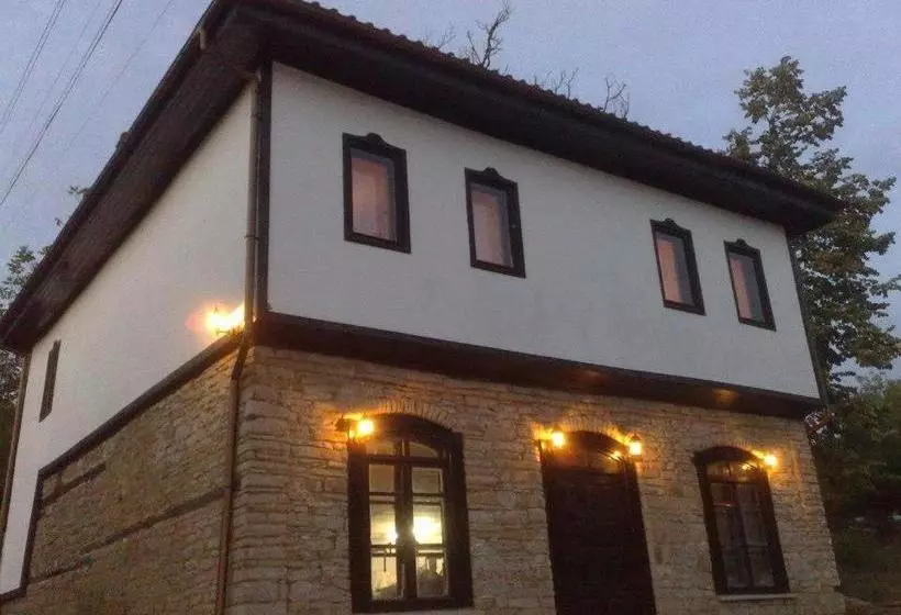 Majatalo Staroto Shkolo House   Rooms For Guests