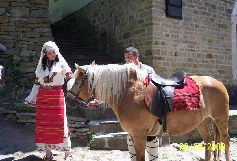 Majatalo Staroto Shkolo House   Rooms For Guests