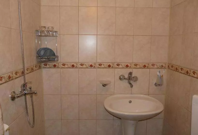 Majatalo Staroto Shkolo House   Rooms For Guests