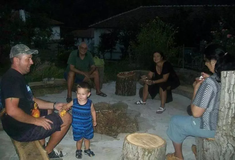 Majatalo Staroto Shkolo House   Rooms For Guests