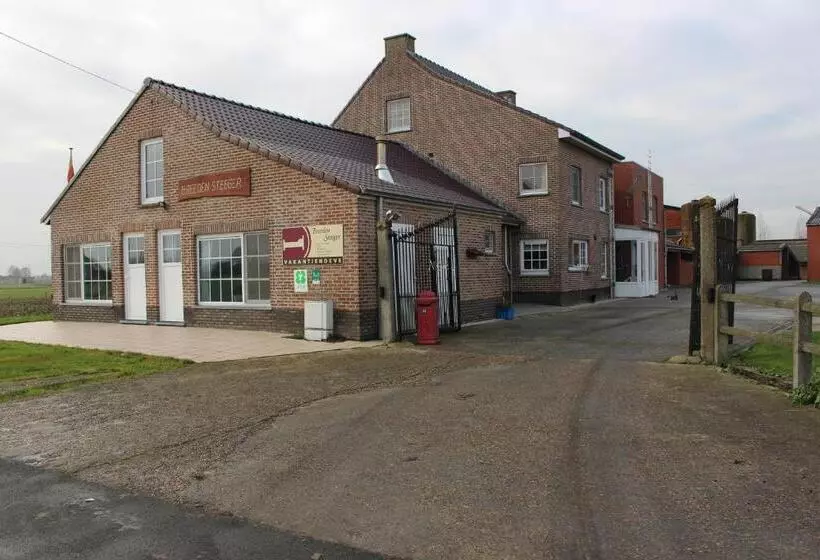 ホテル Breeden Steeger Hoeve