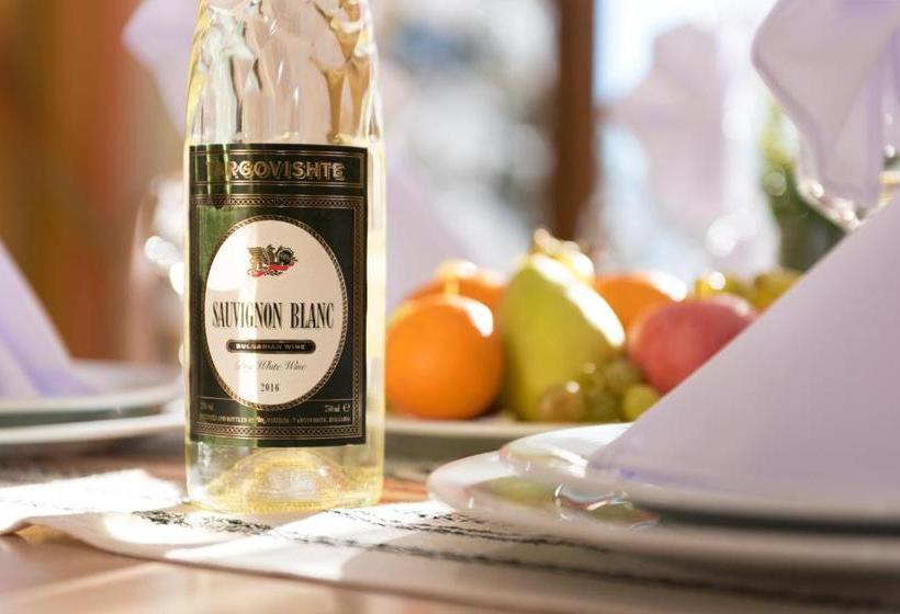 Mountain Lodge Apartments