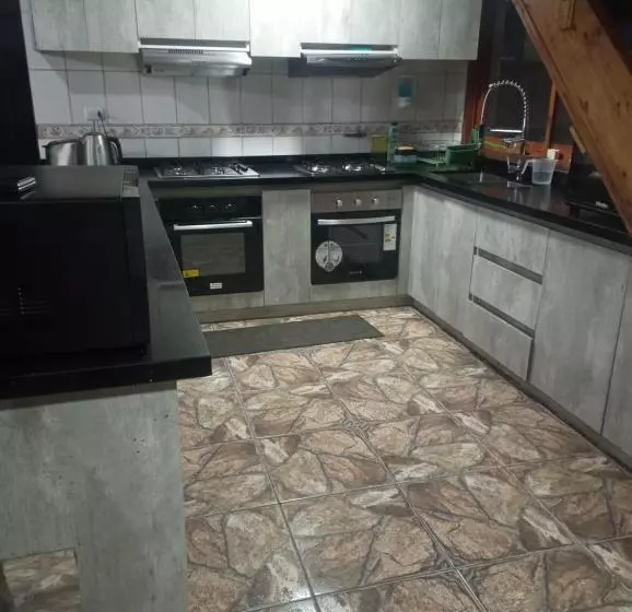 ペンション Hostal Maitahue