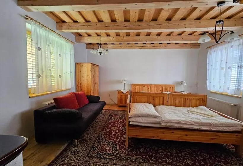 Majatalo Penzion Pod Krivanom