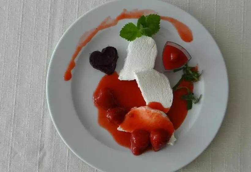 ユースホステル Rooms Hochkraut