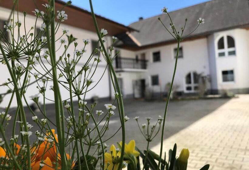 Отель Vogelhubergut Familie Scherleithner