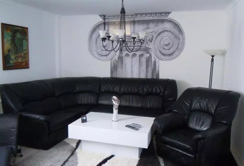 پانسیون Guest House Perla