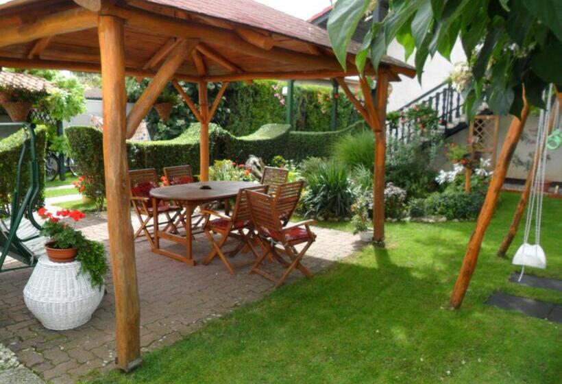 بنسيون Hajnalka Vendégház