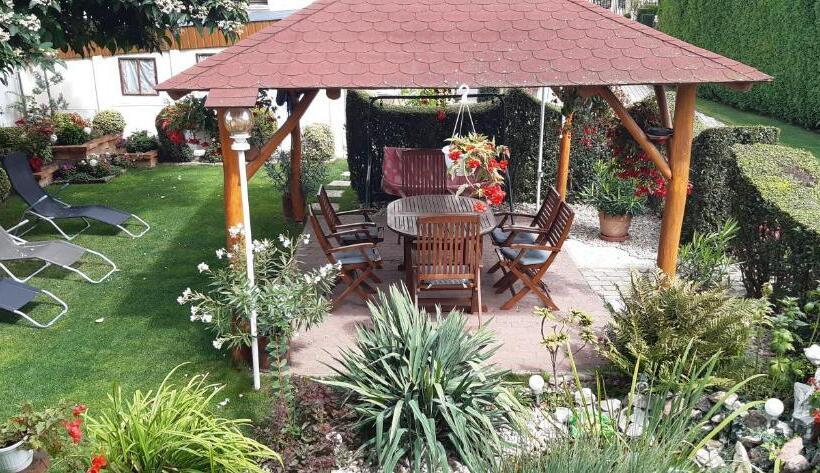 بنسيون Hajnalka Vendégház