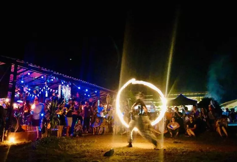 پانسیون Pai Circus Hostel