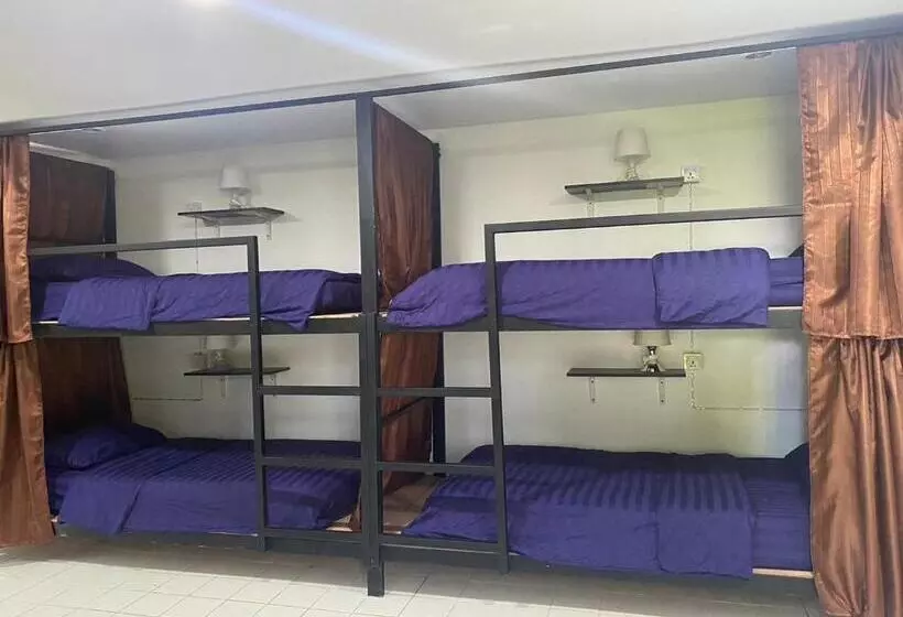 پانسیون Pai Circus Hostel