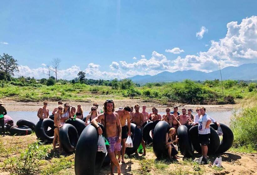 بنسيون Pai Circus Hostel