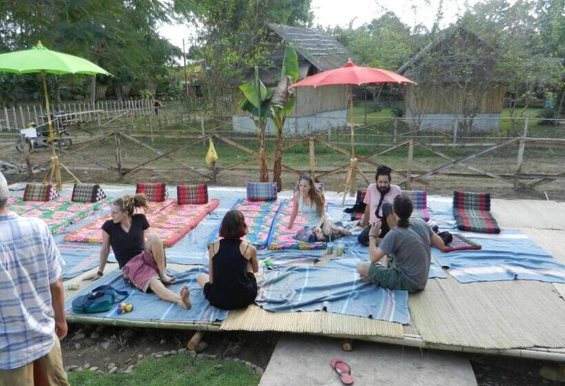 بنسيون Pai Circus Hostel