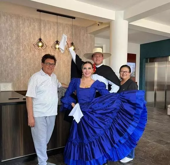 ユースホステル Mirador Del Monasterio