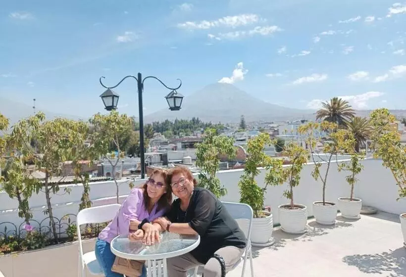 ユースホステル Mirador Del Monasterio