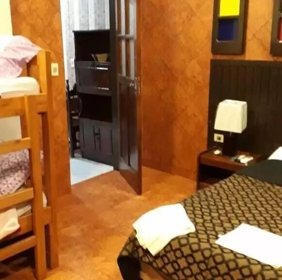 هاستل Residencia Leones De Castilla