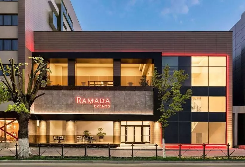 Hotelli Ramada By Wyndham Ramnicu Valcea
