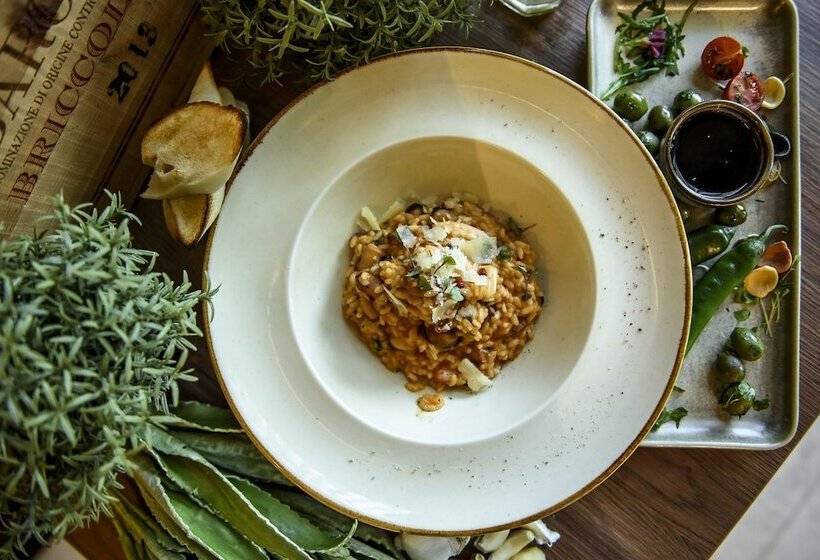 هتل Ramada By Wyndham Ramnicu Valcea