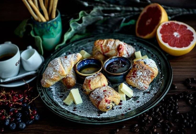 هتل Ramada By Wyndham Ramnicu Valcea