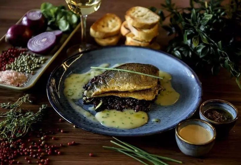 Hotelli Ramada By Wyndham Ramnicu Valcea