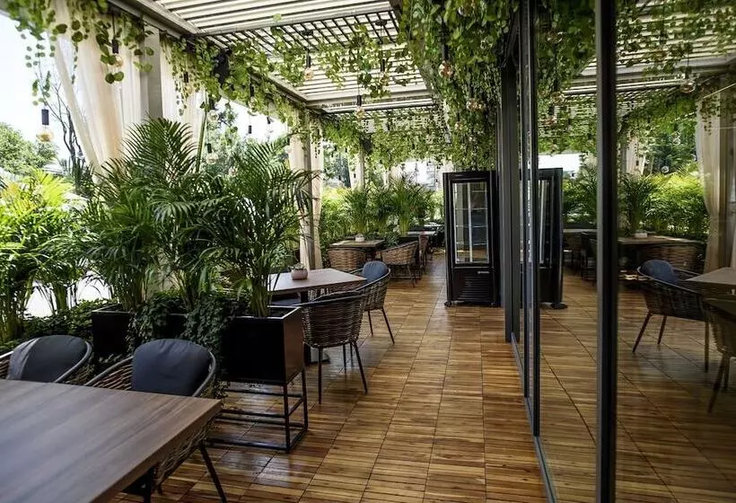 Hotelli Ramada By Wyndham Ramnicu Valcea