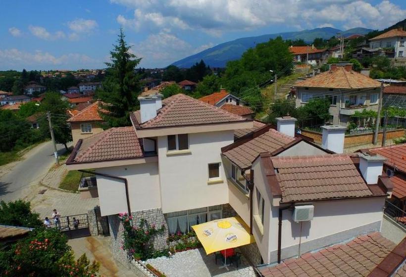 פנסיון Mania Guest House