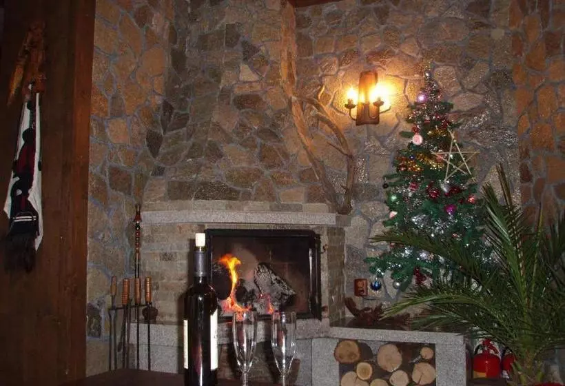 پانسیون Mania Guest House