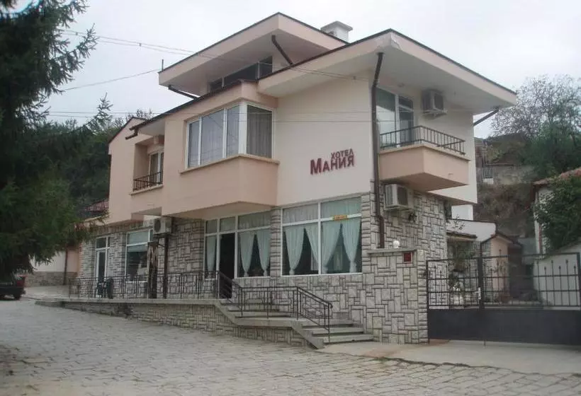 پانسیون Mania Guest House