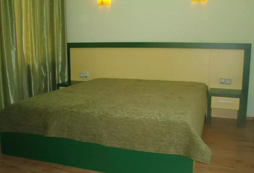 پانسیون Mania Guest House