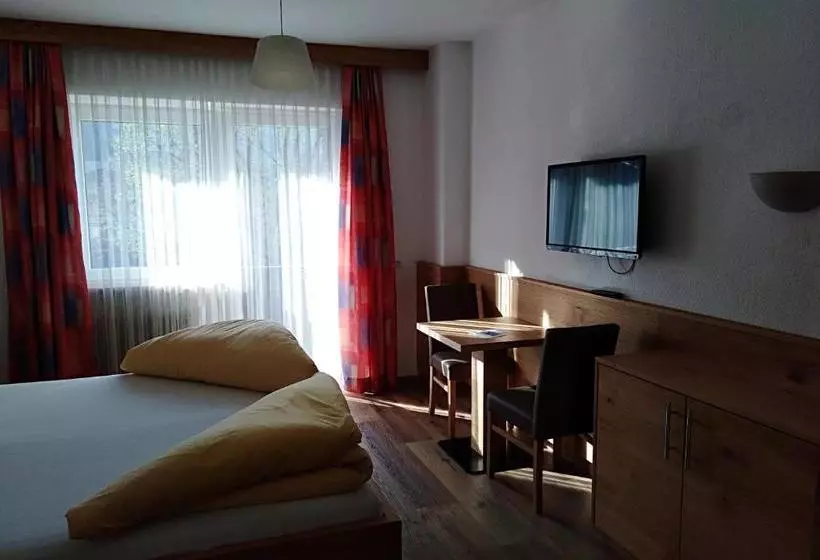 ペンション Gästehaus Braunegger